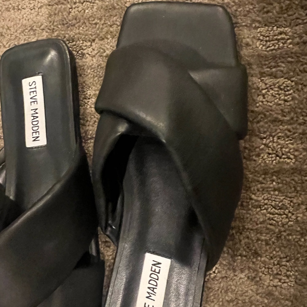 Steve Madden Slides Size 8 - image 4